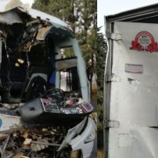 choque autobus trailer.jpg