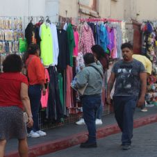 Permite Ayuntamiento de Cuernavaca ambulantes por dinero