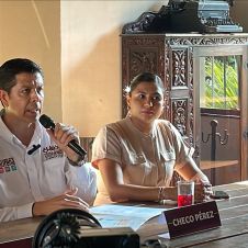 checo perez impepac.jpg