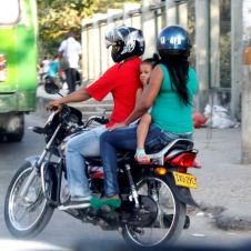 niños-en-moto.jpg