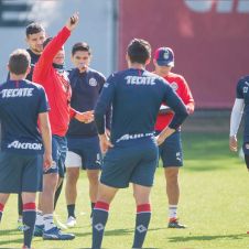 chivas-prepara-juego-contra-atlas.jpg