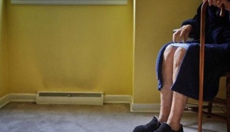 Anciana que había sido encadenada por su familia fue rescatada.jpg