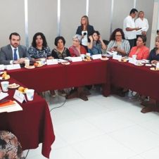Reunion-diputados-autoridades-AVGM-190219.jpg