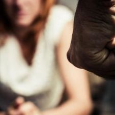 Maestra es violada tras ser amenazada por sus agresores con quitarle la vida a sus alumnos.jpg