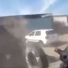 VIDEO Ataque con armas de alto calibre contra vulcanizadora, es grabado por sicarios.jpg