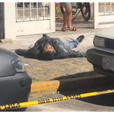 Asaltante murió a manos de su víctima, cuando lo desarmó y disparó con él.jpg