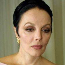 Quitan millonaria pensión para expresidentes a Sasha Montenegro.jpg