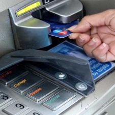 Adiós a las comisiones, ya podrán sacar dinero en cajeros de otros bancos sin cobro alguno.jpg