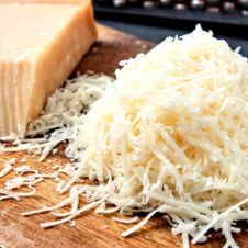 Al igual que la atún de soya, estudios revelaron que algunos quesos podrían contener madera rayada.jpg