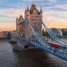 AMLO puede mandarte a estudiar al extranjero, aquí te decimos como.jpg