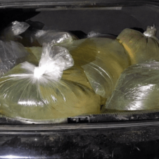 Detienen a dos con huachicol embolsado.png