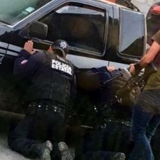 11 policías fueron detenidos por grupo armado, siendo liberados 24 horas después.jpg