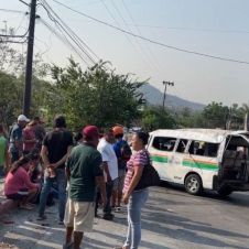 volcadura de ruta en temixco.jpg