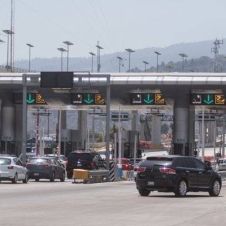 Se saturan vías en último día de vacaciones .jpg