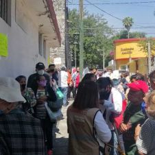 Hasta 3 filas para recibir vacuna vs COVID19 en Amatitlán, Cuernavaca