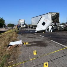 Fallece pequeño en accidente automovilístico, su pedía pedía ayuda sin saber que su hijo había muerto.jpg