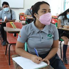 Retoman más de 35.5 millones de estudiantes actividades al concluir vacaciones de Semana Santa: SEP