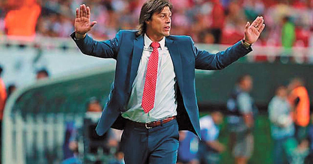 Se cae su llegada a las Chivas