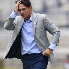 Adiós Bruno Marioni, hola Michel, PUMAS cambia de técnico.jpg
