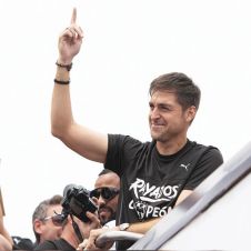 alonso-se-queda-como-director-de-rayados.jpg