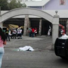 Asesinan a dos, dentro de iglesia en misa de XV años.jpg