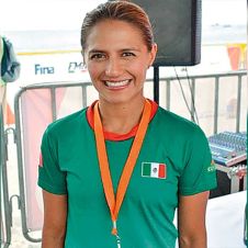adriana-bronce-clavados.jpg