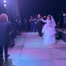 Boda se convierte en concierto para 15 mil personas, gracias al grupo musical invitado.jpg