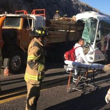 5 muertos en un choque en carretera Mazatlán-Durango.jpg