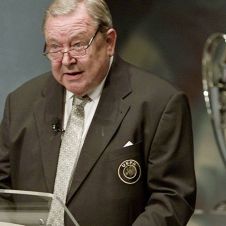 Muere el creador de la Champions League.jpg