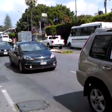 Va caravana de UAEM al zócalo de Cuernavaca.png