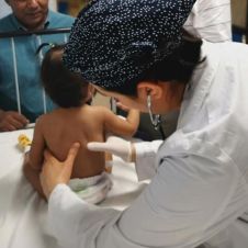 Niña de Guerrero maltratada en  video resultó con esguince cervical.jpeg