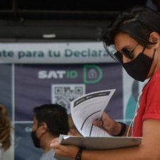 SAT filas constancia.jpg