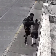 sujeto manosea estudiante puebla.png