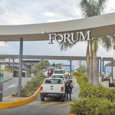 Desata pánico supuesto tiroteo en plaza comercial de Cuernavaca 