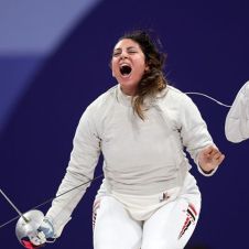 Nada Hafez: Esgrimista Egipcia que compitió embarazada y logró clasificar a octavos de final en los Juegos Olímpicos de Paris 2024 