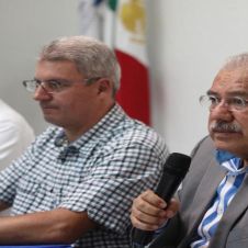 Se reúne José Antonio Ortiz Guarneros con miembros de la CANACO.jpg
