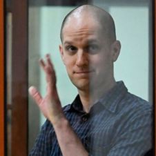Rusia libera a Evan Gershkovich en intercambio de prisioneros con occidente