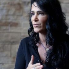 Sujetos irrumpen en casa de periodista, matan a sus perros y roban información.jpg