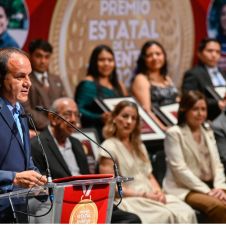 cuauhtemoc blanco premio.jpg