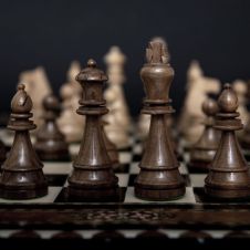 VIDEO: Detenida ajedrecista rusa por poner veneno al tablero de su rival