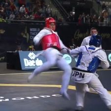 carlos sansores patada.jpg