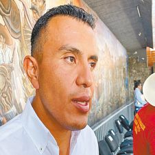 Alcalde-de-Ayala-señala.jpg