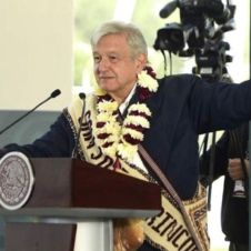 AMLO anuncia que convocará a médicos para ocupar plazas en el IMSS.jpg