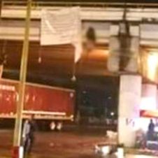 Dejan desmembrados y colgados a 20 personas por todo Uruapan.jpg