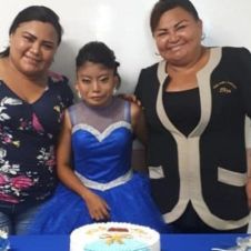 Celebra sus XV años en el hospital, sus médicos fueron los chambelanes.jpg
