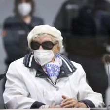 Mujer de 99 años es condenada por participar en un campo de concentración nazi