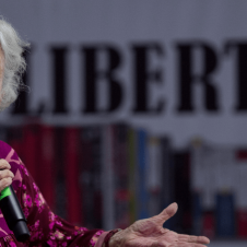 La brutalidad y el destrozo no están ligados a la mujer; Poniatowska tras marcha feminista.png