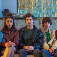 Nadie nos va a extrañar: Nostalgia noventera que quizá viviste en carne propia o ahora experimentarás a través de la pantalla (RESEÑA)