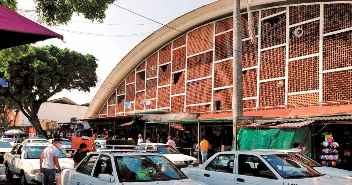 Toman comerciantes control de administración del mercado ALM Cuernavaca