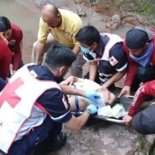 Joven cae de altura de 40 metros en tirolesa, tras ignorar medidas de seguridad.jpg